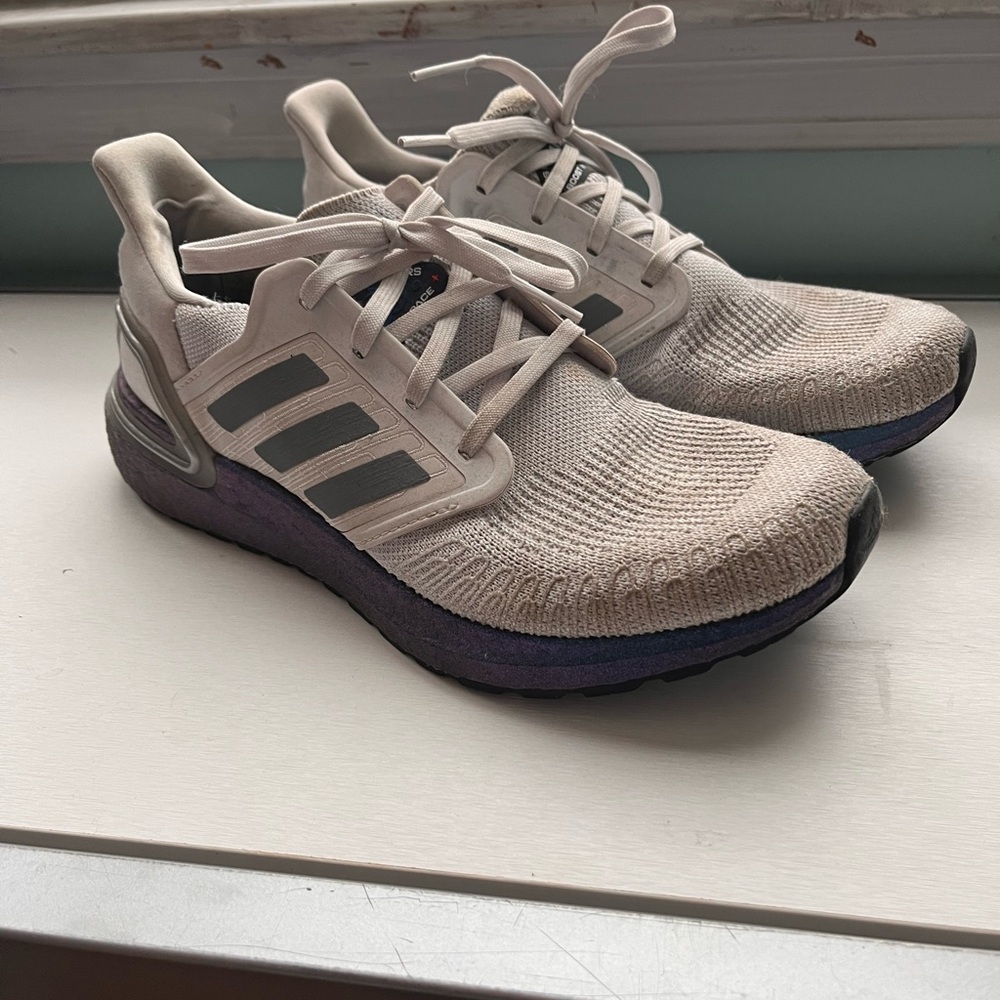 Adidas Ultra Boost Irridescent Running Shoe Women’s 9.5